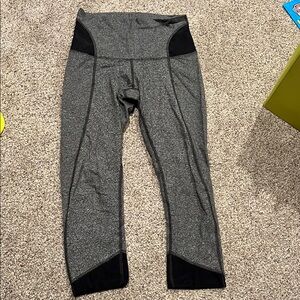 Lululemon black and Grey cropped Leggings